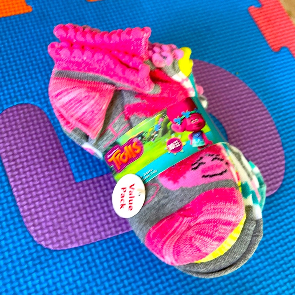 🌈NWT Trolls Socks for Toddler shoe size 7-10